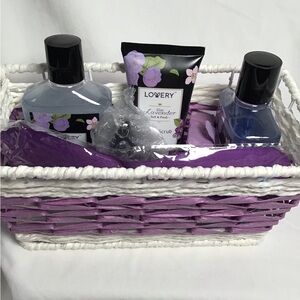 NWOT Lovery Lavender Bath Gift Set - Purple Bliss
